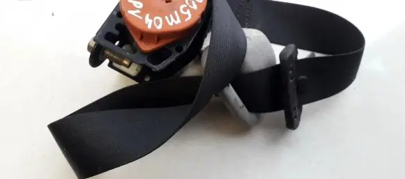 Mazda MPV Rear seatbelt E4433058