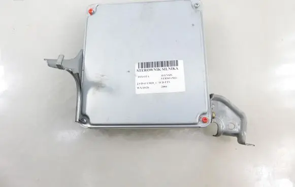 Toyota Avensis T220 Engine control unit/module 1758005463 8966144360