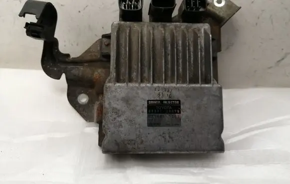 Toyota Corolla Verso AR10 Fuel injection control unit/module 8987120070 1310001371