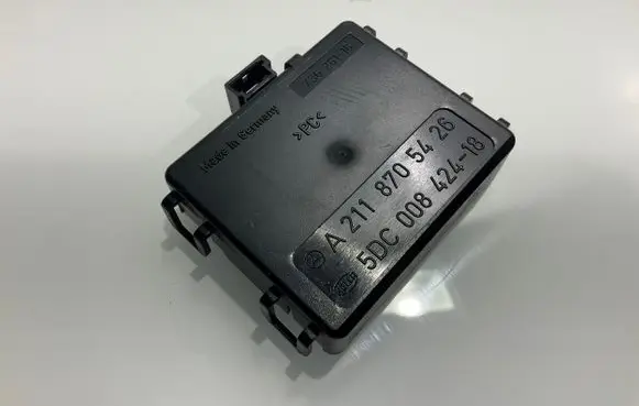 Mercedes-Benz CLS C219 Rain sensor A2118705426 5DC00842418 73628118