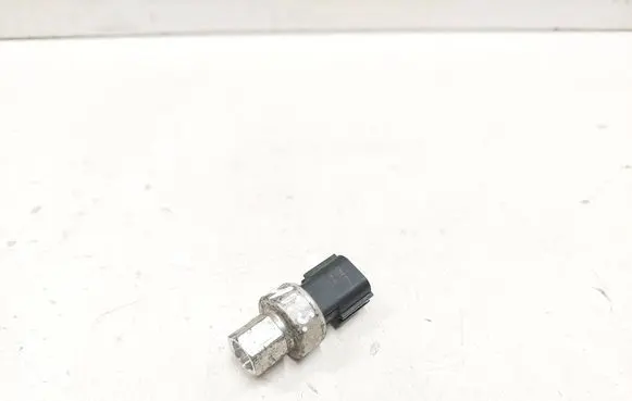 Mitsubishi Outlander Air conditioning (A/C) pressure sensor 42CP152 Z817CZ4