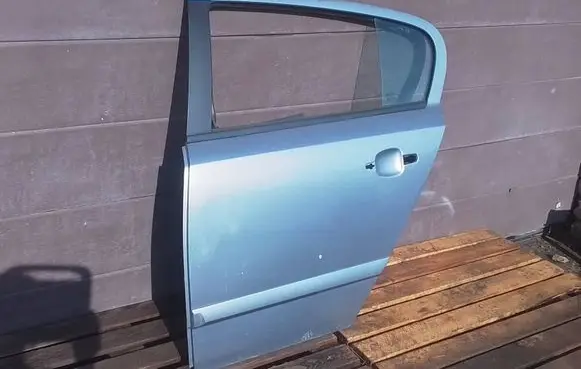 Rear door