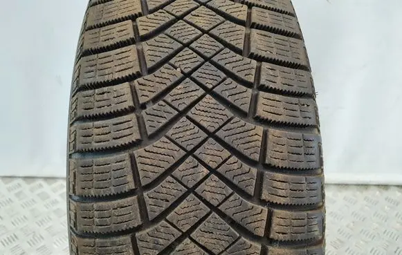 Toyota RAV 4 (XA40) R17 winter tire 22560R17