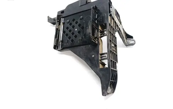Other engine bay part