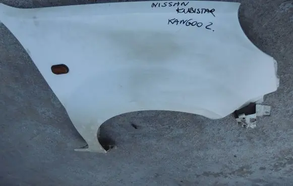 Nissan Kubistar Fender