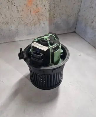Citroen C4 II Heater fan/blower T1011131B