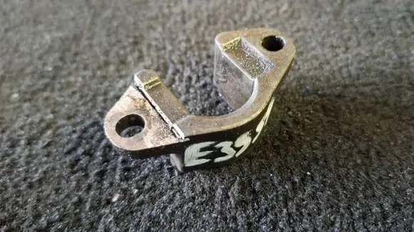 BMW 5 E39 Fuel Injector clamp holder 