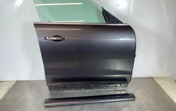 Maserati Levante Front door 