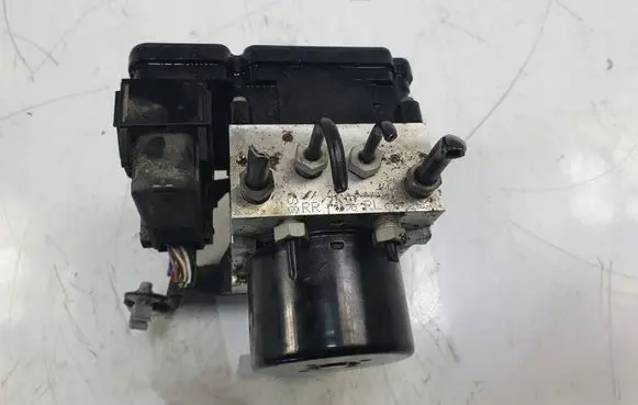 Volvo V70 ABS Pump 31400543
