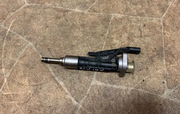 Fuel injector