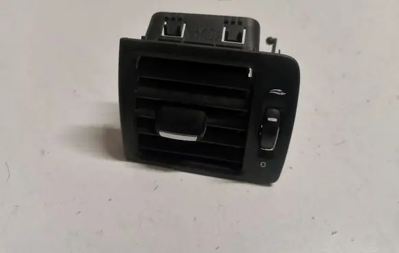 Volvo S40 Dashboard side air vent grill/cover trim 506001