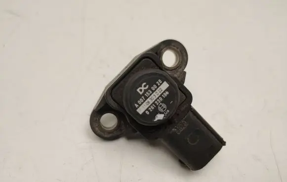 Mercedes-Benz E W212 Air pressure sensor a0071530028