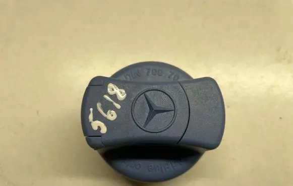 Mercedes-Benz Sprinter W906 Adblue tank cap A0004702705 0004702705