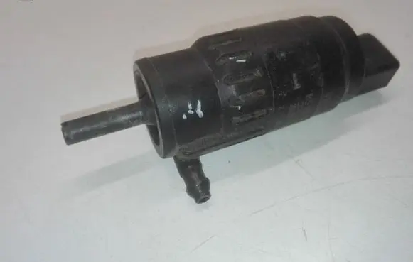 Audi Q3 8U Windscreen/windshield washer pump 1K5955651