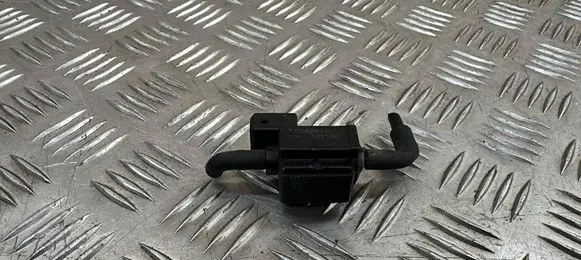 Jaguar XJ X351 Turbo solenoid valve 70242800