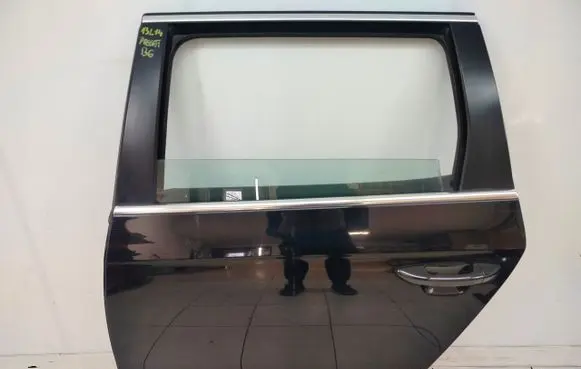 Volkswagen PASSAT B6 Rear door 