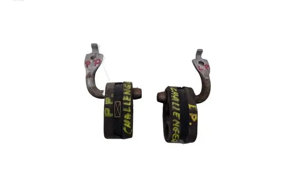 Dodge Challenger Muffler mount bracket/holder 04578893AA