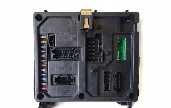 Ford Galaxy Fuse module S110730200F