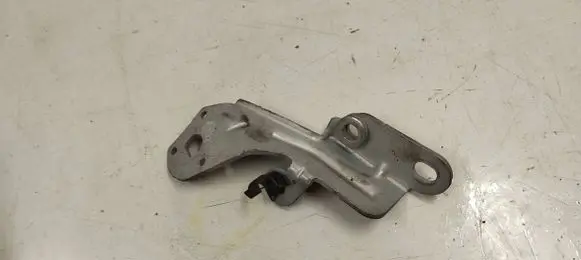 Citroen C3 Aircross Intercooler pipe mounting bracket 9836330880