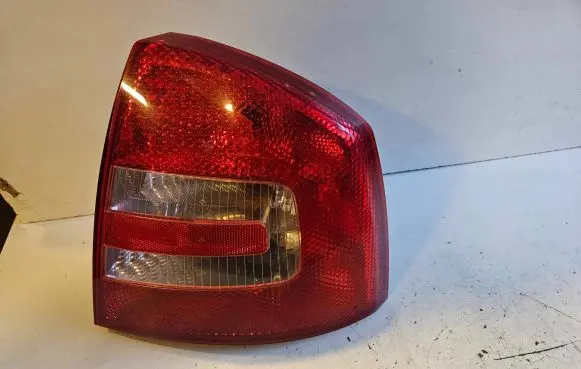 Skoda Octavia Mk2 (1Z) Rear/tail lights 1Z5945112A 1Z5945096A