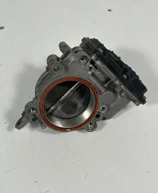 BMW 2 F22 F23 Throttle valve 8601651