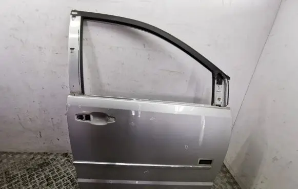 Chrysler Grand Voyager V Front door