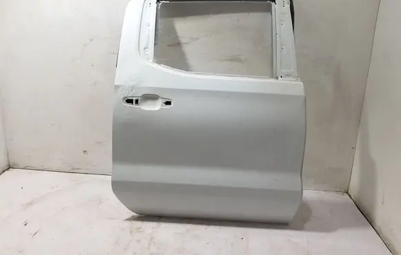 Chevrolet Silverado Rear door 84835295