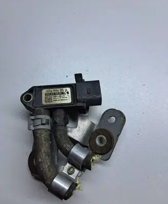 Volkswagen Golf V Exhaust gas pressure sensor 076906051A 04216776 20DP3090