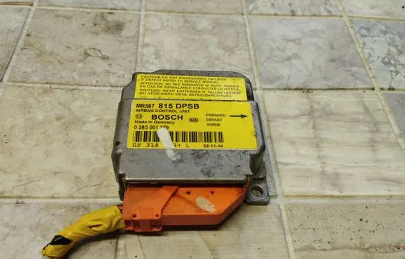 Mitsubishi Space Star Airbag control unit/module 0285001379 MR587815