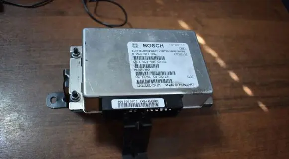 Mercedes-Benz G W461 W463 1st Gen Trunk lid opening control unit A4639005201555525