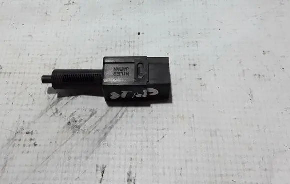 Nissan Pathfinder R51 Brake pedal sensor switch 253204M400