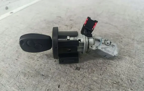 Renault Clio III Ignition lock