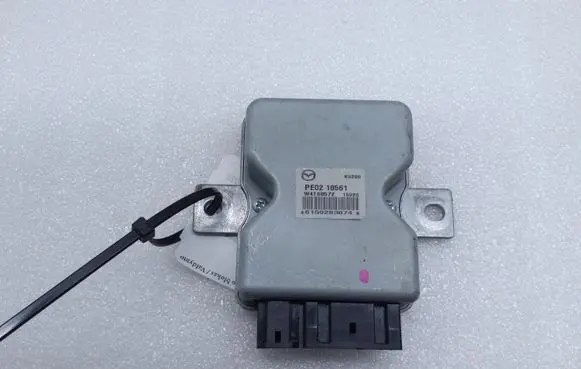 Mazda CX-3 Fuel injection pump control unit/module PE0218561 W4T80572