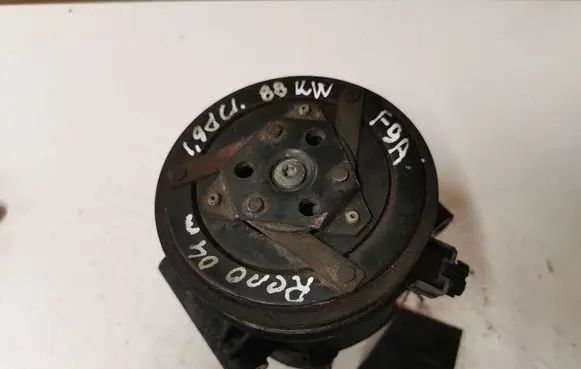 Renault Megane II Air conditioning (A/C) compressor (pump) 8200309193 01140018