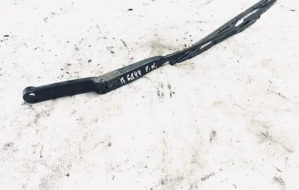 Audi A4 S4 B5 8D Front wiper blade arm 8d1955407