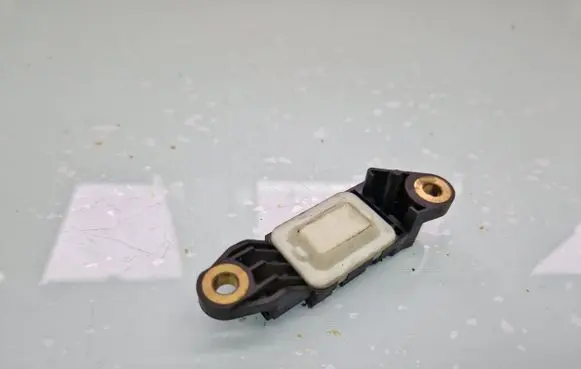 Mercedes-Benz E W211 Airbag deployment crash/impact sensor 302554 302554002 0018209126