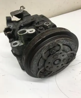 Nissan X-Trail T30 Air conditioning (A/C) compressor (pump)