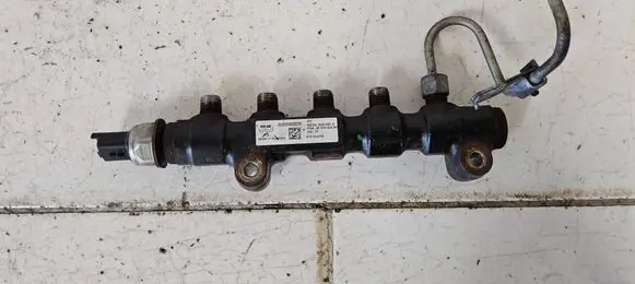 Peugeot 3008 I Fuel main line pipe 9654590 915004358 9654592680