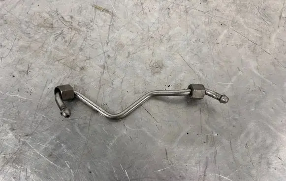 BMW X5M E70 Fuel injector supply line/pipe 