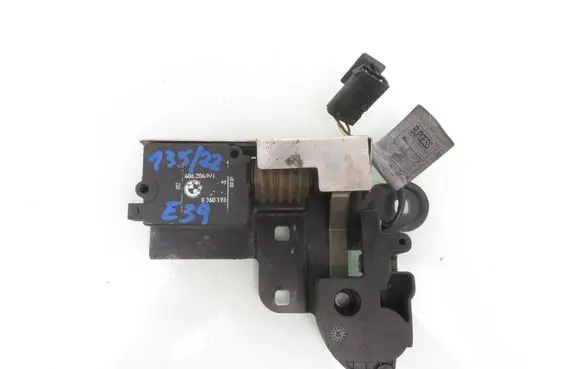 BMW 5 E39 Tailgate window lock/catch/latch 8360193