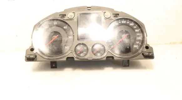 Volkswagen PASSAT B6 Clock 