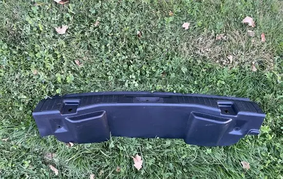 Trunk/boot sill cover protection