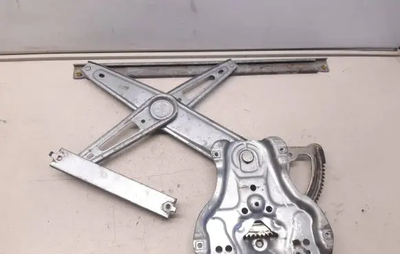 Toyota Avensis T250 Front window lifting mechanism without motor