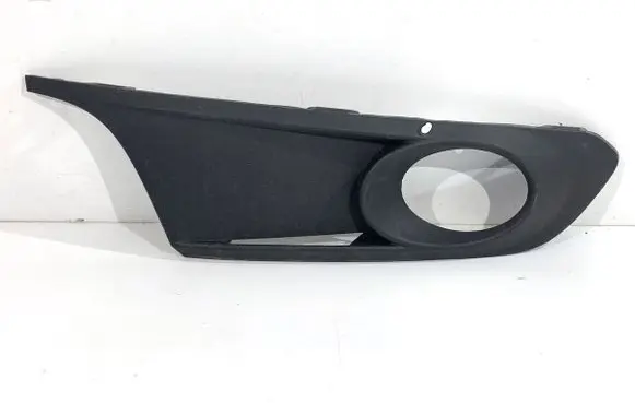 Volkswagen Jetta VI Front bumper lower grill 5C6853666A