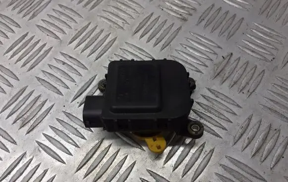 Audi A3 S3 8L A/C air flow flap actuator/motor 8D2820511C