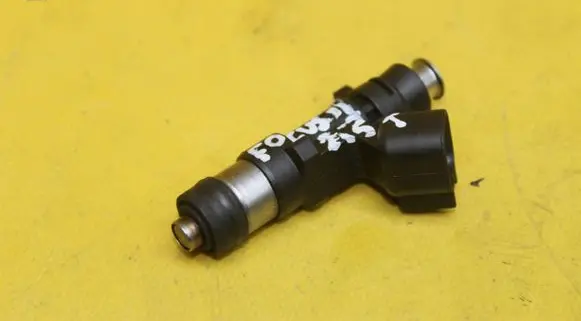 Ford Focus Fuel injector 8653891