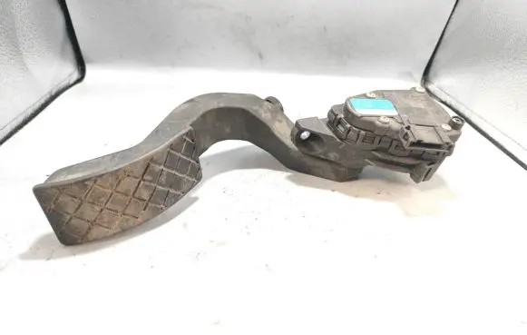 Audi A6 S6 C5 4B Accelerator throttle pedal 8D1723523P 6PV00837602