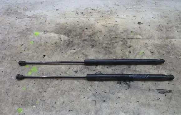 Fiat Tipo Tailgate strut KRIS235789
