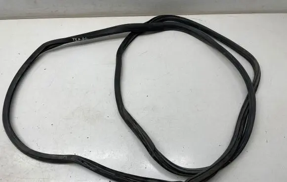 Volkswagen Transporter - Caravelle T5 Rubber seal sliding door (on door) 