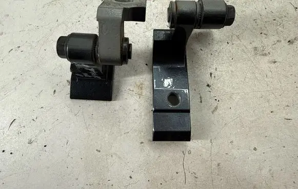 Rear door hinge set